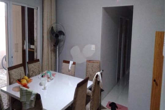 Casa à venda com 4 quartos, 300m² em Cidade Líder, São Paulo