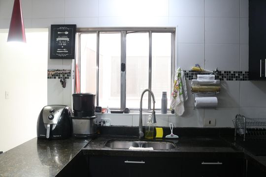 Cozinha 1 de casa à venda com 5 quartos, 143m² em Alto da Lapa, São Paulo