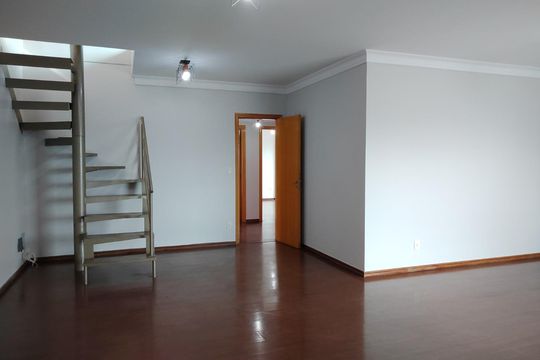 Sala de apartamento para alugar com 4 quartos, 280m² em Osvaldo Rezende, Uberlândia