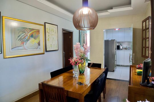 Sala de casa à venda com 3 quartos, 360m² em Alto dos Pinheiros, Belo Horizonte