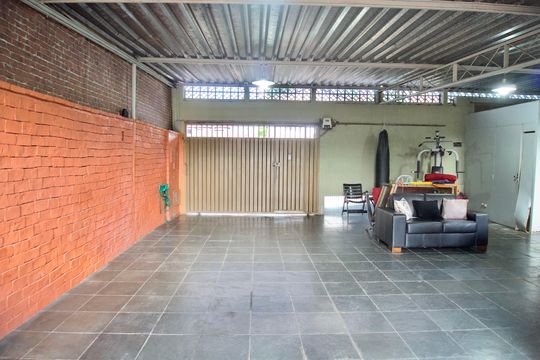 Vagas de Garagem de casa à venda com 3 quartos, 360m² em Alto dos Pinheiros, Belo Horizonte