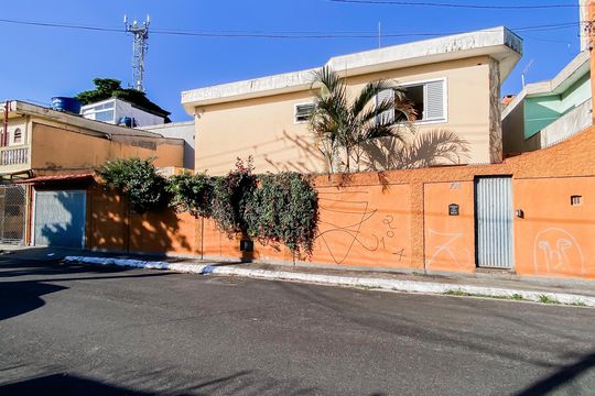 Fachada  de casa à venda com 4 quartos, 240m² em Vila Paranagua, São Paulo