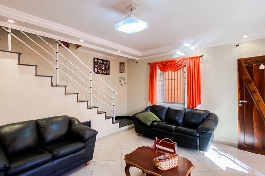 Sala de casa à venda com 4 quartos, 240m² em Vila Paranagua, São Paulo