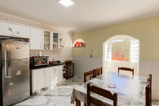 Cozinha  de casa à venda com 4 quartos, 240m² em Vila Paranagua, São Paulo