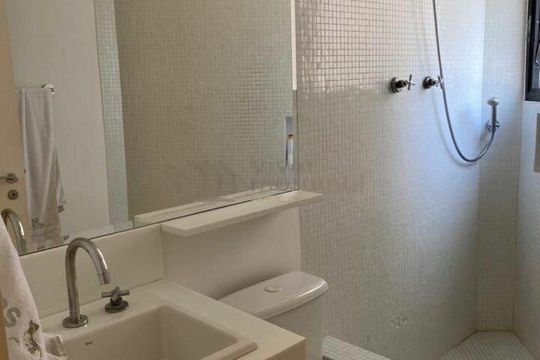 Apartamento para alugar com 3 quartos, 230m² em Real Parque, São Paulo