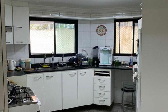 Apartamento para alugar com 3 quartos, 230m² em Real Parque, São Paulo