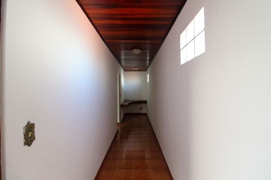 Corredor de casa de condomínio à venda com 3 quartos, 150m² em Jardim Alvorada (Butantã), São Paulo