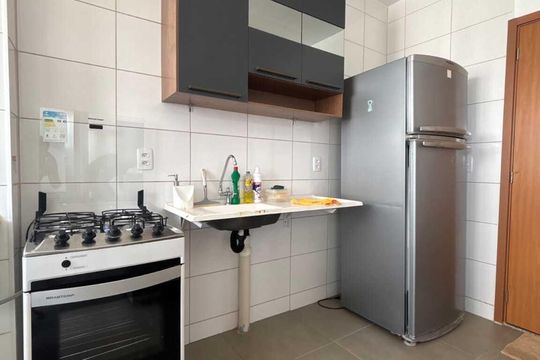 Cozinha de apartamento para alugar com 2 quartos, 42m² em Morada da Colina, Uberlândia