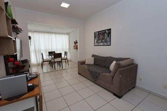 Sala de apartamento à venda com 2 quartos, 68m² em Parque Amazonia, Goiânia