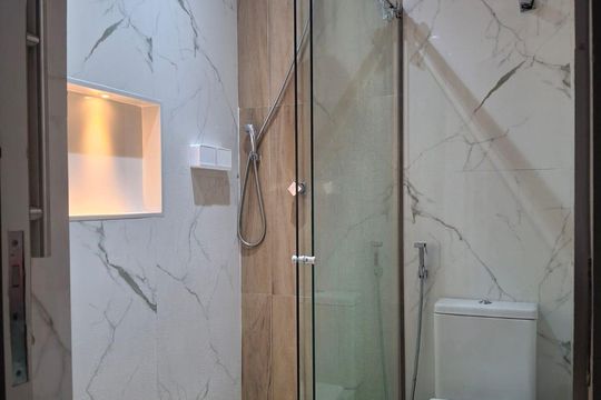 Banheiro de apartamento à venda com 3 quartos, 90m² em Copacabana, Rio de Janeiro