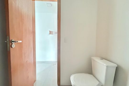 Banheiro  de kitnet/studio para alugar com 1 quarto, 30m² em Campeche Central, Florianópolis