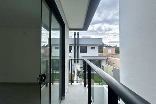 Varanda  de kitnet/studio para alugar com 1 quarto, 30m² em Campeche Central, Florianópolis