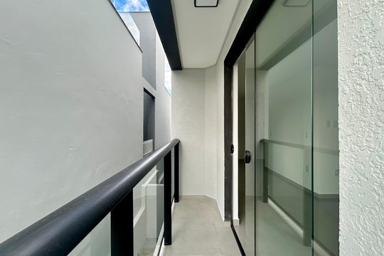 Varanda de kitnet/studio para alugar com 1 quarto, 30m² em Campeche Central, Florianópolis