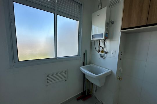 Área de Serviço de apartamento para alugar com 1 quarto, 43m² em Jardim Tupanci, Barueri
