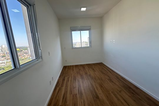 Quarto de apartamento para alugar com 1 quarto, 43m² em Jardim Tupanci, Barueri