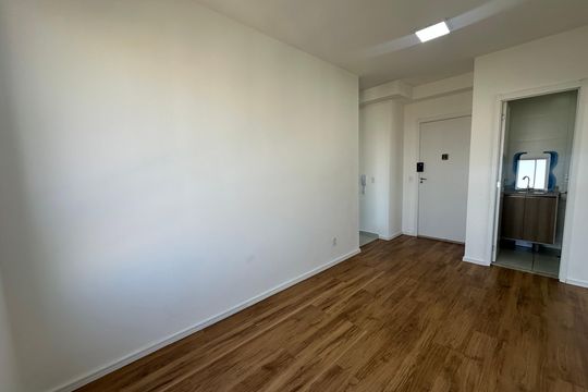 Sala de apartamento para alugar com 1 quarto, 43m² em Jardim Tupanci, Barueri