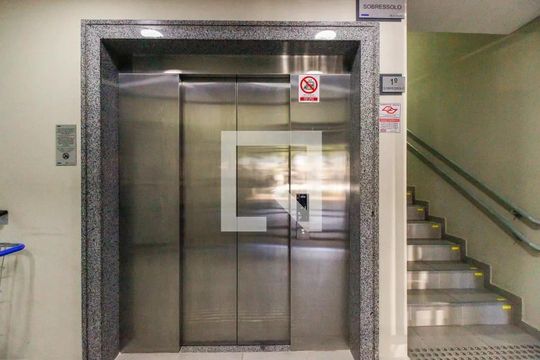 Hall do elevador de apartamento para alugar com 2 quartos, 35m² em Tatuapé, São Paulo