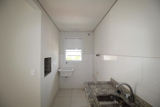 Cozinha de apartamento à venda com 2 quartos, 50m² em Parque Santa Fé, Porto Alegre