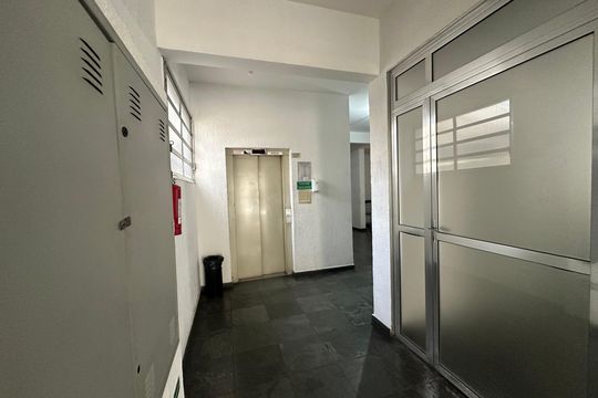 Hall de entrada de apartamento à venda com 2 quartos, 67m² em Vila Boa Vista, Barueri