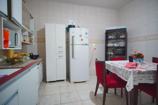 Cozinha de casa à venda com 2 quartos, 100m² em Santa Rosa de Lima, Porto Alegre