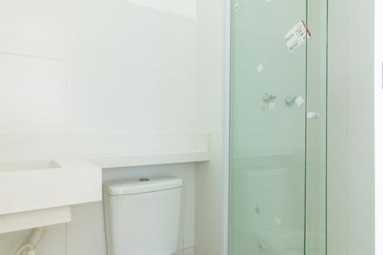 Banheiro de apartamento para alugar com 2 quartos, 38m² em Vila Jaraguá, São Paulo