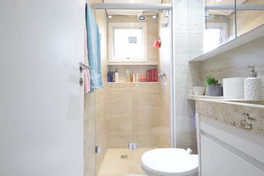Banheiro de apartamento à venda com 3 quartos, 95m² em Vila Andrade, São Paulo