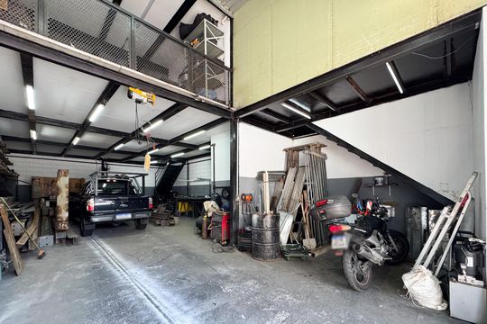 Garagem de casa à venda com 2 quartos, 278m² em Vila Santa Terezinha, São Bernardo do Campo