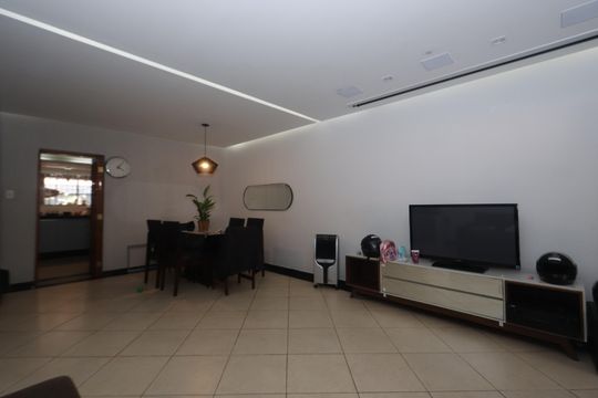 Sala de casa à venda com 3 quartos, 275m² em Vila Antonieta, São Paulo