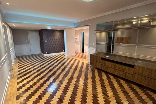 Apartamento para alugar com 4 quartos, 154m² em Moinhos de Vento, Porto Alegre