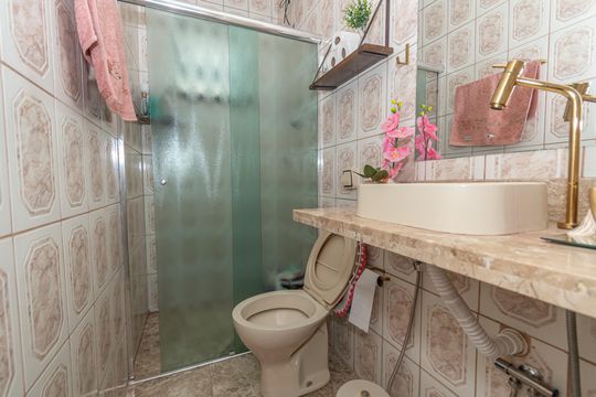 Banheiro Social 2 de casa para alugar com 5 quartos, 190m² em Parque Orestes Ongaro, Sumaré