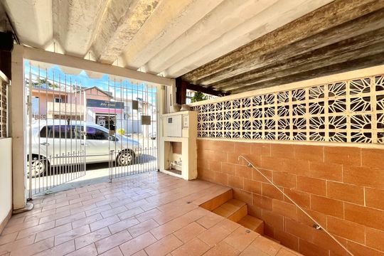 Garagem de casa à venda com 2 quartos, 65m² em Vila Guarani (Z Sul), São Paulo