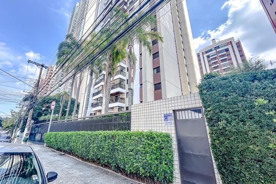 Fachada com Plaquinha de apartamento à venda com 4 quartos, 125m² em Vila Gomes Cardim, São Paulo