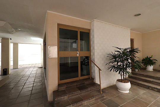 Área comum - hall de entrada de apartamento à venda com 2 quartos, 67m² em Petrópolis, Porto Alegre