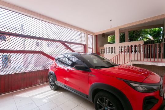 Garagem  de casa para alugar com 3 quartos, 130m² em Itaim Paulista, São Paulo