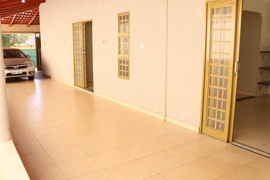 Garagem de casa para alugar com 3 quartos, 300m² em Residencial Mansoes Paraiso, Goiânia