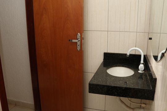 Banheiro de casa para alugar com 3 quartos, 300m² em Residencial Mansoes Paraiso, Goiânia