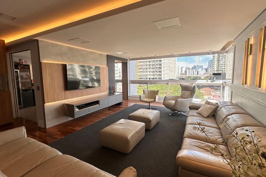 Apartamento à venda com 4 quartos, 234m² em Itaim Bibi, São Paulo