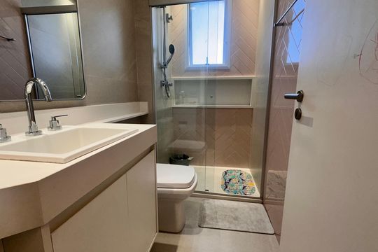 Banheiro da Suíte de apartamento à venda com 4 quartos, 234m² em Itaim Bibi, São Paulo