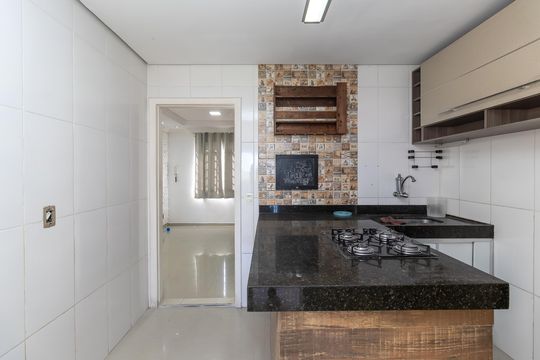 Cozinha de apartamento à venda com 2 quartos, 64m² em Vila Cloris, Belo Horizonte