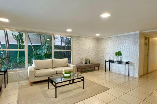 Hall de entrada de kitnet/studio à venda com 1 quarto, 28m² em Jardim Paulista, São Paulo