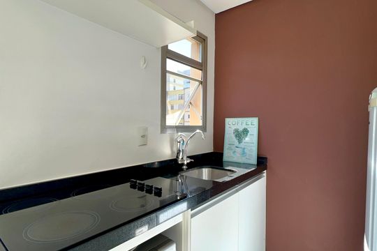 Cozinha de kitnet/studio à venda com 1 quarto, 28m² em Jardim Paulista, São Paulo