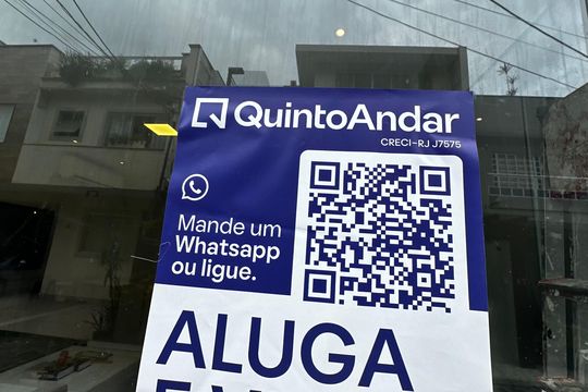 Plaquinha GTIZ-59 de casa para alugar com 2 quartos, 100m² em Recreio dos Bandeirantes, Rio de Janeiro