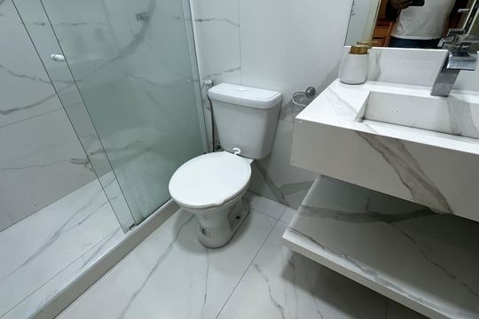 Banheiro da Suíte 2 de casa para alugar com 2 quartos, 100m² em Recreio dos Bandeirantes, Rio de Janeiro
