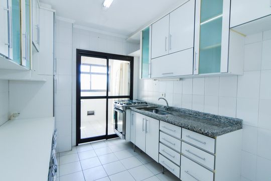 Cozinha de apartamento à venda com 3 quartos, 75m² em Vila Aprazivel, Guarulhos