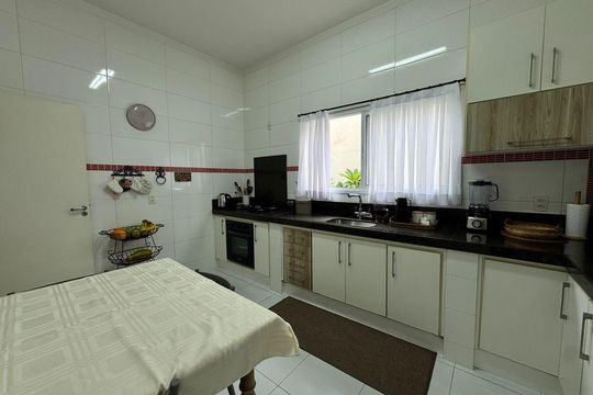 Cozinha de casa à venda com 3 quartos, 185m² em Horto Santo Antonio, Jundiaí