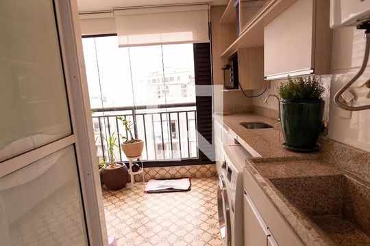 Área de serviço de apartamento para alugar com 2 quartos, 62m² em Alphaville Empresarial, Barueri