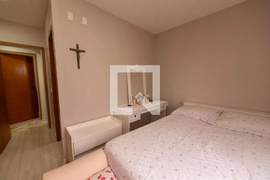 Quarto de apartamento para alugar com 2 quartos, 62m² em Alphaville Empresarial, Barueri