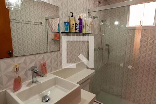 Banheiro de apartamento para alugar com 2 quartos, 62m² em Alphaville Empresarial, Barueri