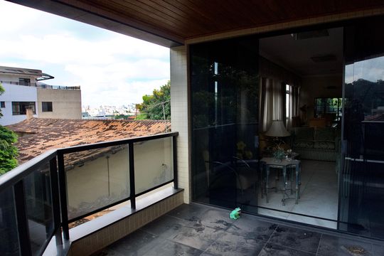 Sala - Varanda de apartamento para alugar com 4 quartos, 138m² em Coração Eucarístico, Belo Horizonte