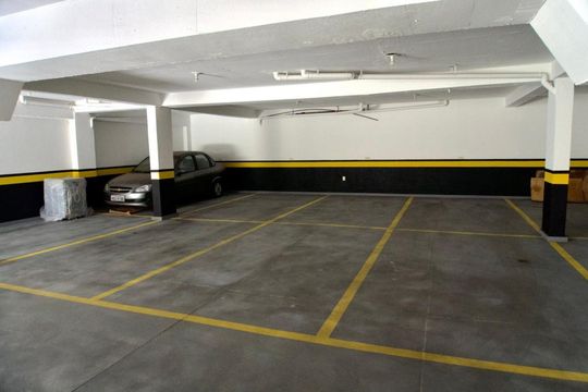 Vagas de Garagem de apartamento para alugar com 4 quartos, 138m² em Coração Eucarístico, Belo Horizonte